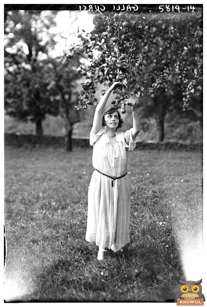 Timeless Elegance: 1920s Opera Star Portrait