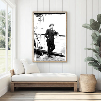 1920s Era Opera Singer Captivates Audience