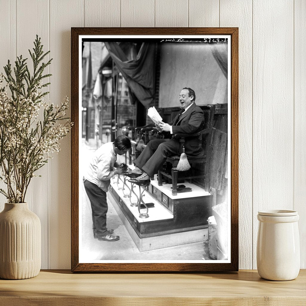 1920s New York Social Scene: A Vintage Snapshot