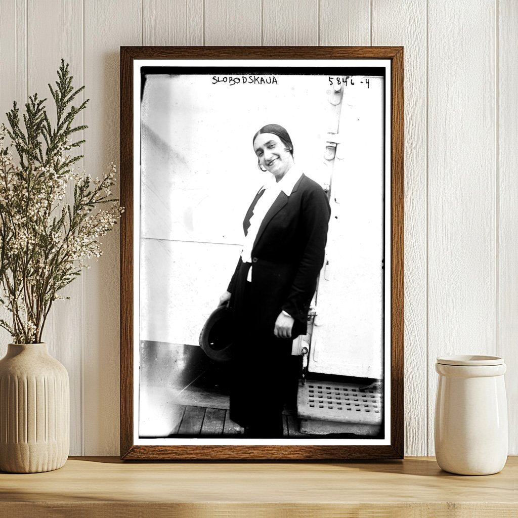 1920s Snapshot of Everyday Life in Slobodskaja