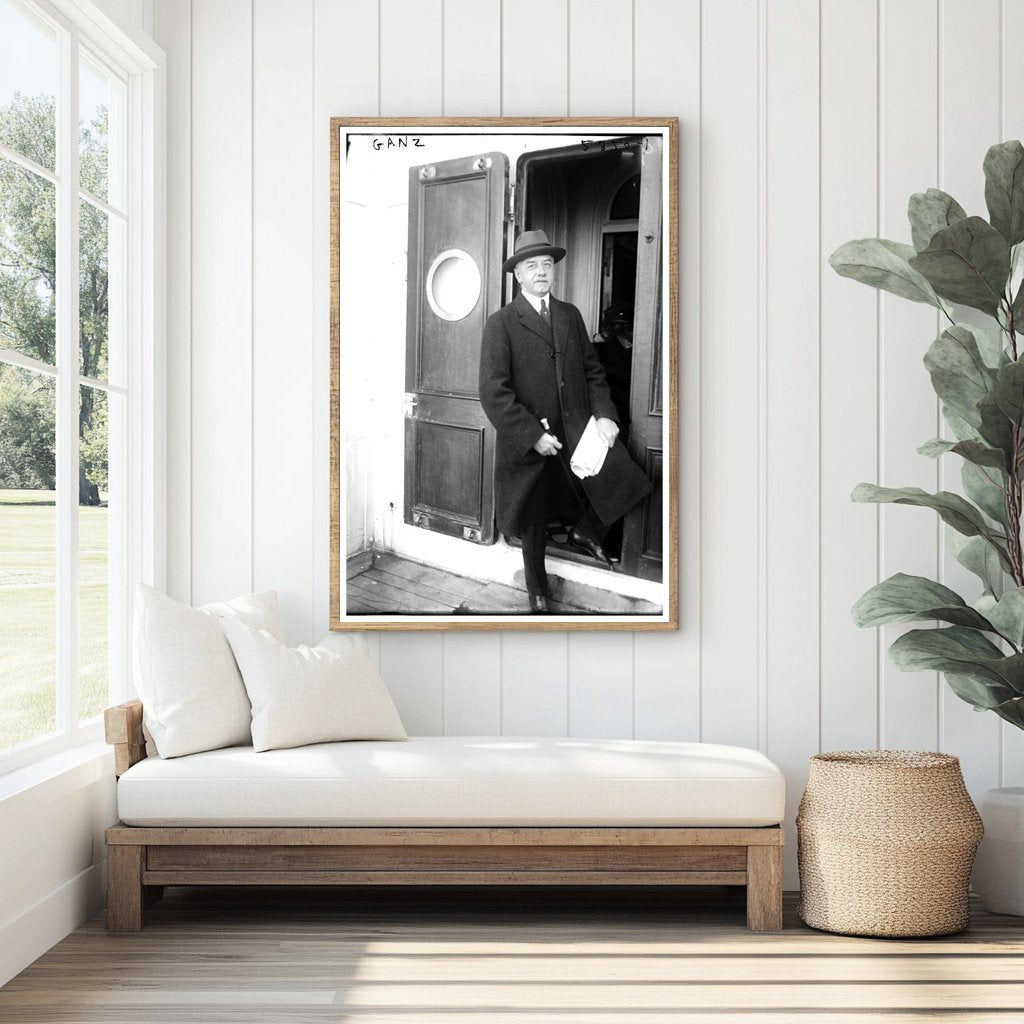 1920s Urban Street Scene: Timeless Historic Vibes