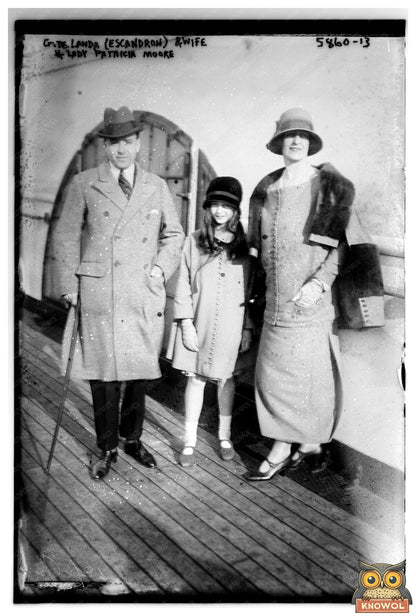1922 Elegant Portrait of Escadrón Couple & Lady Moore