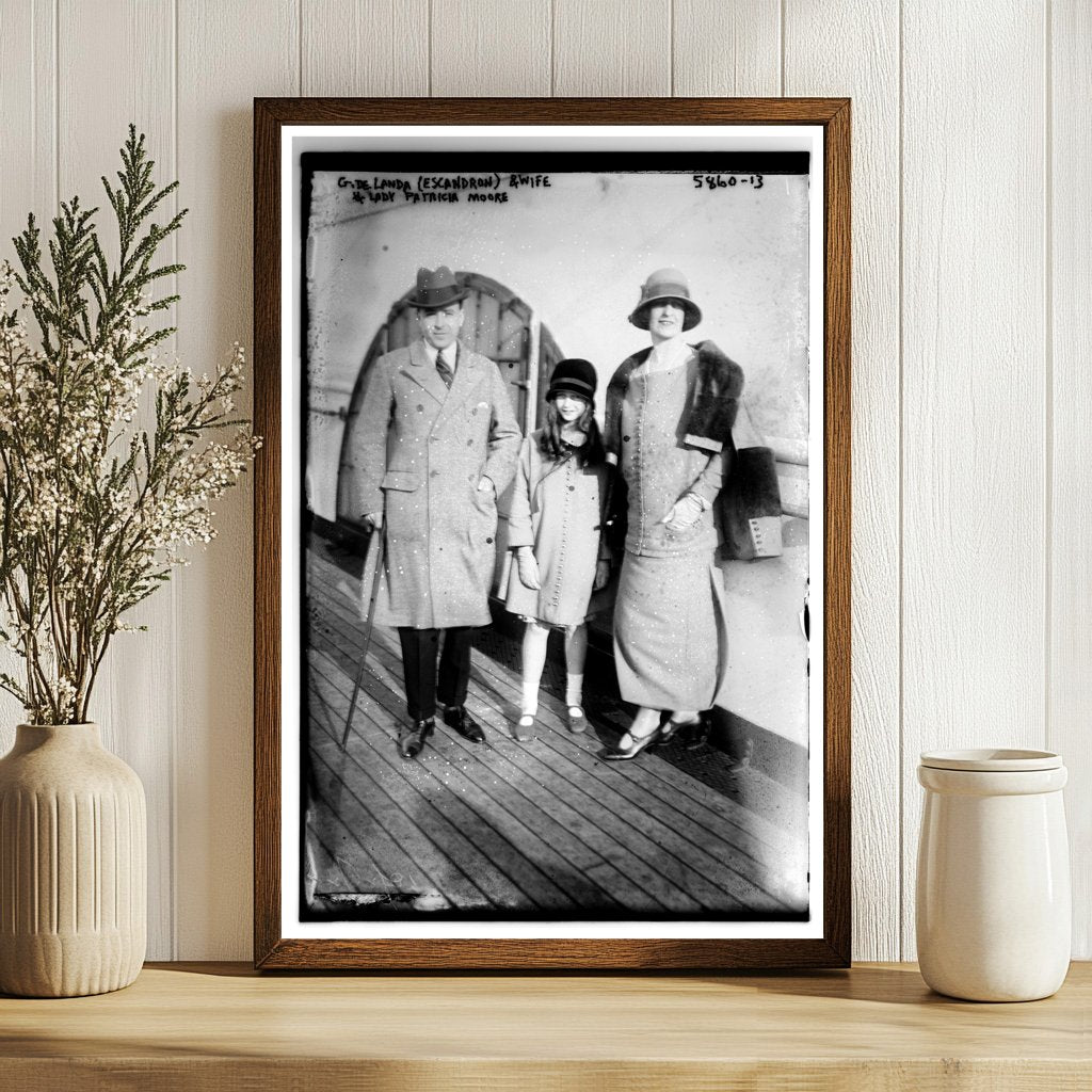 1922 Elegant Portrait of Escadrón Couple & Lady Moore