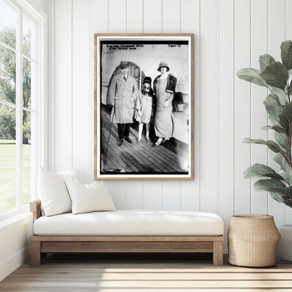 1922 Elegant Portrait of Escadrón Couple & Lady Moore