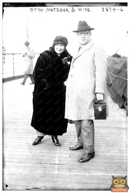 1920s Vintage Portrait of a Stylish Couple