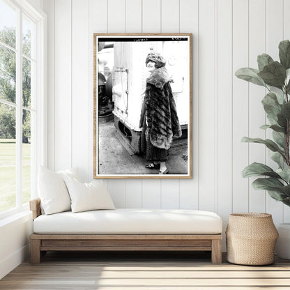 1920s Media Evolution: Historic Chemet Scene