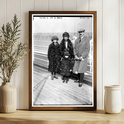 1920s Family Portrait: Heritage and Togetherness