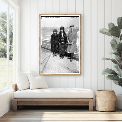 1920s Family Portrait: Heritage and Togetherness