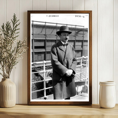 1920s Icon: Captivating Portrait of a Notable Figure