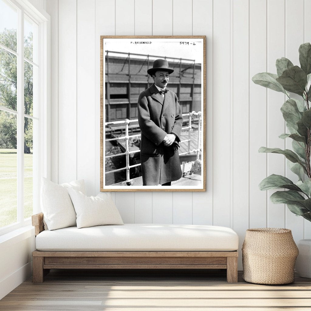 1920s Icon: Captivating Portrait of a Notable Figure