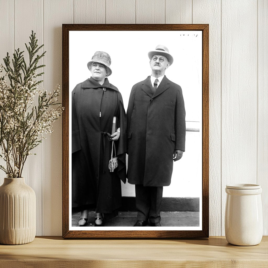 1920s American Couple: A Glimpse of Timeless Love