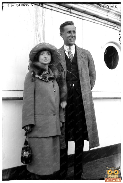 1920s Golf Icon and Spouse: A Timeless Portrait