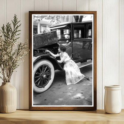 1920s Street Scene: Life in Times of Change