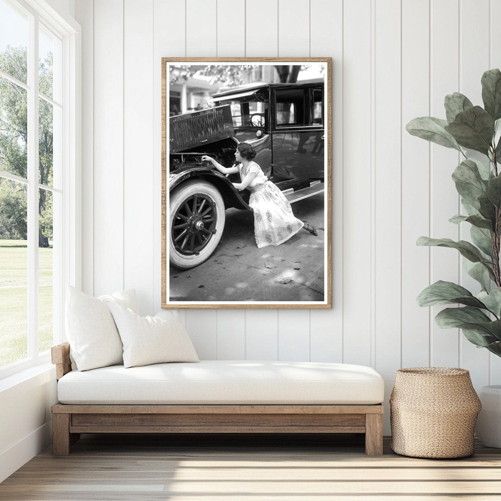 1920s Street Scene: Life in Times of Change