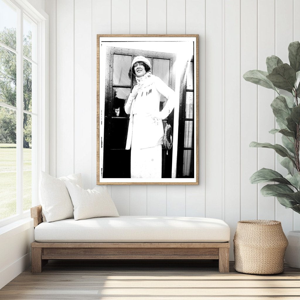 1920s American Street Scene: Vibrant Urban Life