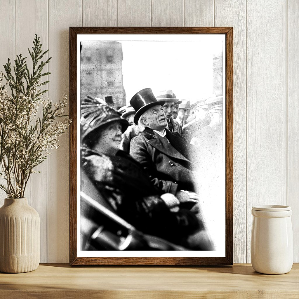 1923 Vintage Portrait of a Stylish Couple