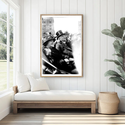 1923 Vintage Portrait of a Stylish Couple