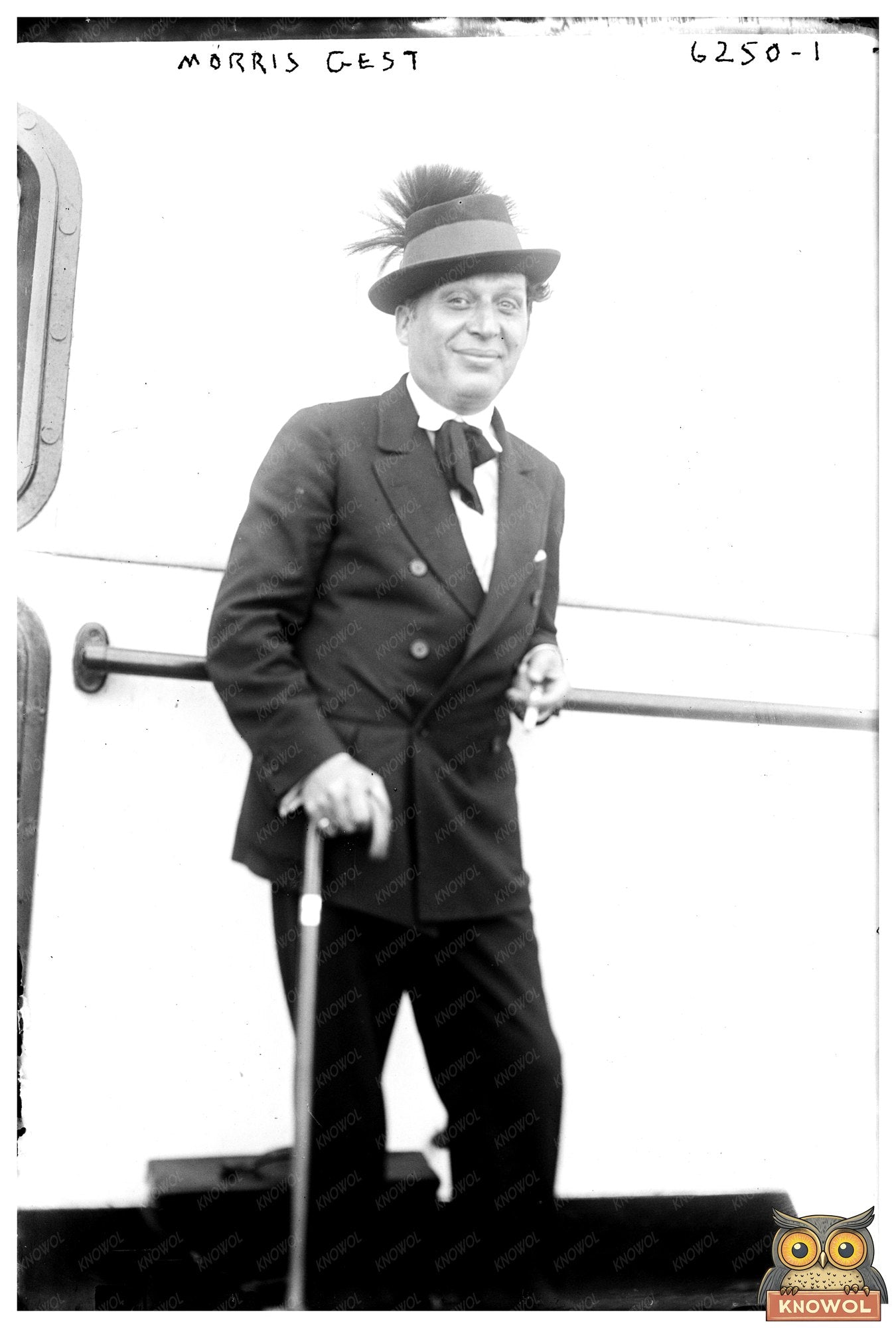 Dynamic Portrait of Early 20th Century Theater Icon