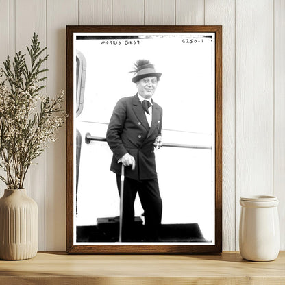 Dynamic Portrait of Early 20th Century Theater Icon