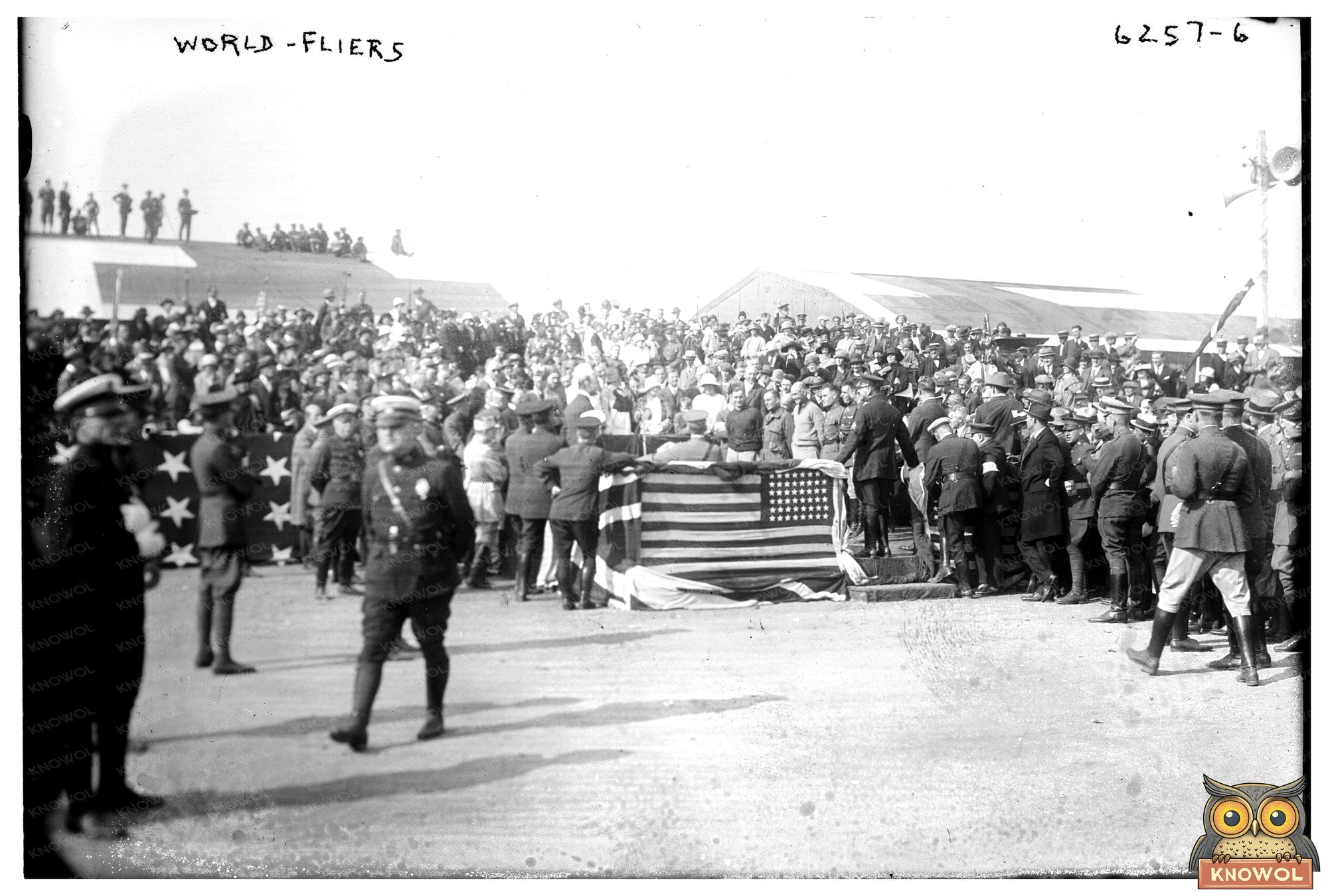 1924 New York: Pioneering World Fliers in Action