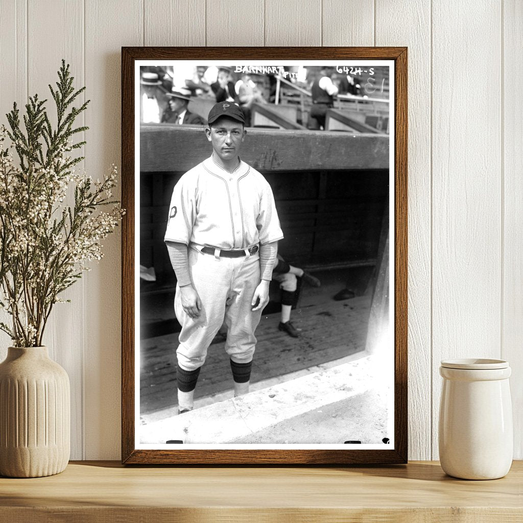1925 Pittsburgh Pirates Star: Clyde Barnhart Action Shot