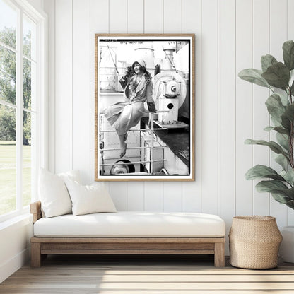 1925 Portrait of Hope Hampton: Glamour & Grace