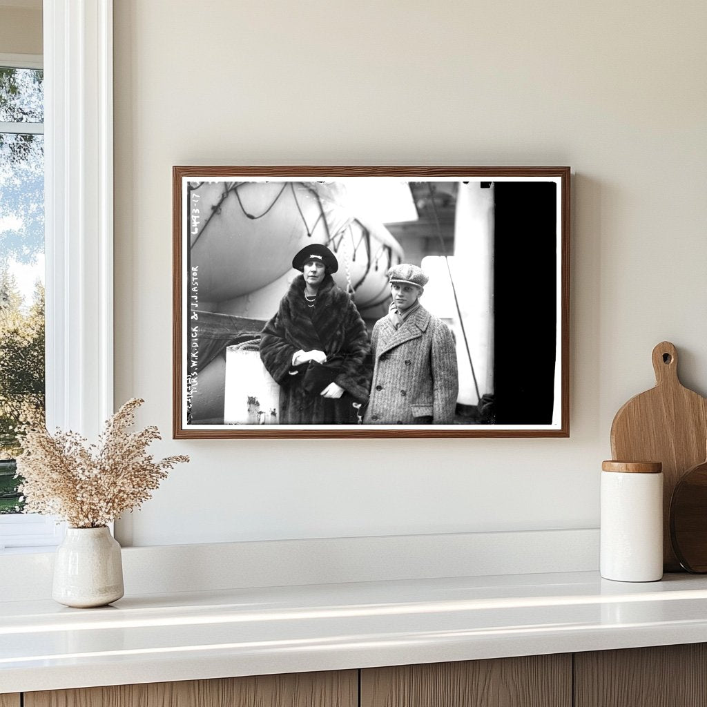 Elegant 1925 Encounter: Society Icons at Play