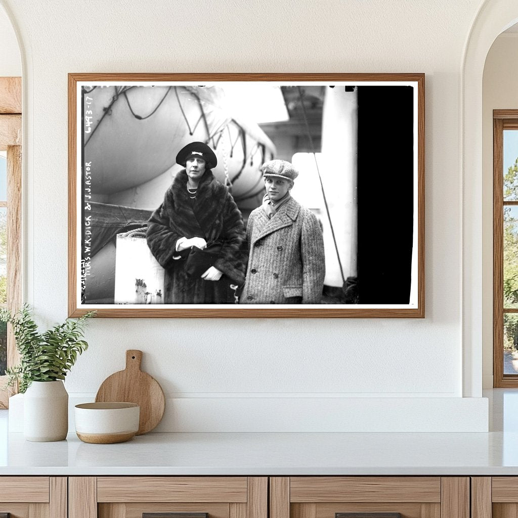 Elegant 1925 Encounter: Society Icons at Play