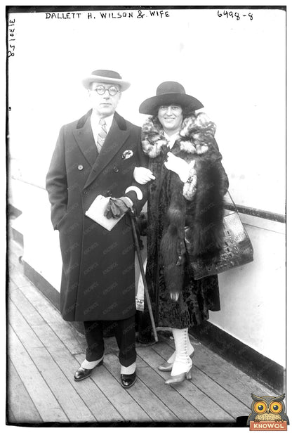 1928 Vintage Portrait of a Stylish Couple