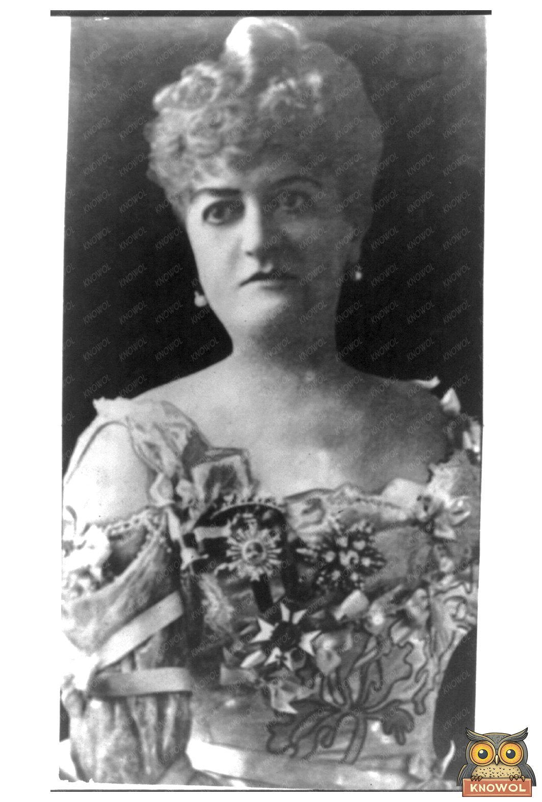 Elegant Portrait of a Pioneering American Journalist