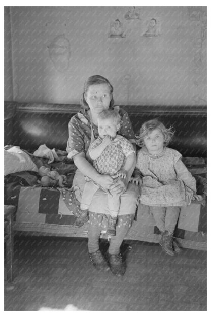 Mrs. Paul Rauhauser with Children in Iowa 1936