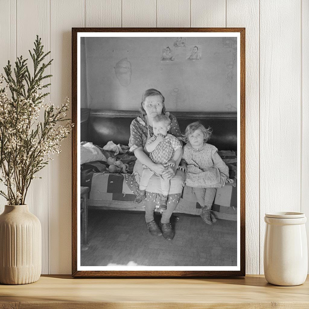 Mrs. Paul Rauhauser with Children in Iowa 1936