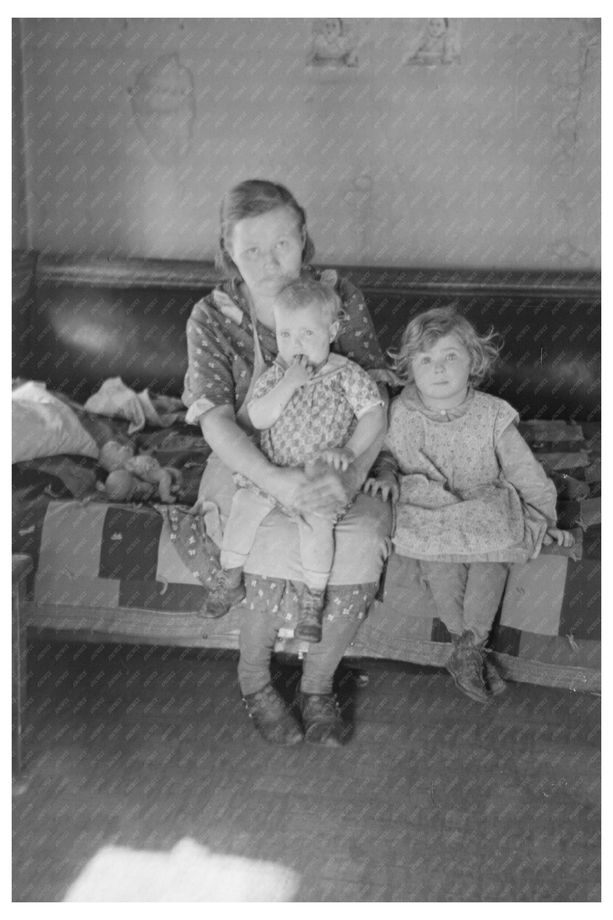 Mrs. Paul Rauhauser and Children Iowa December 1936