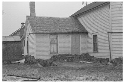 Farmhouse Foundations with Manure in Estherville Iowa 1936