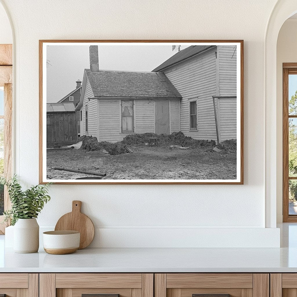 Farmhouse Foundations with Manure in Estherville Iowa 1936