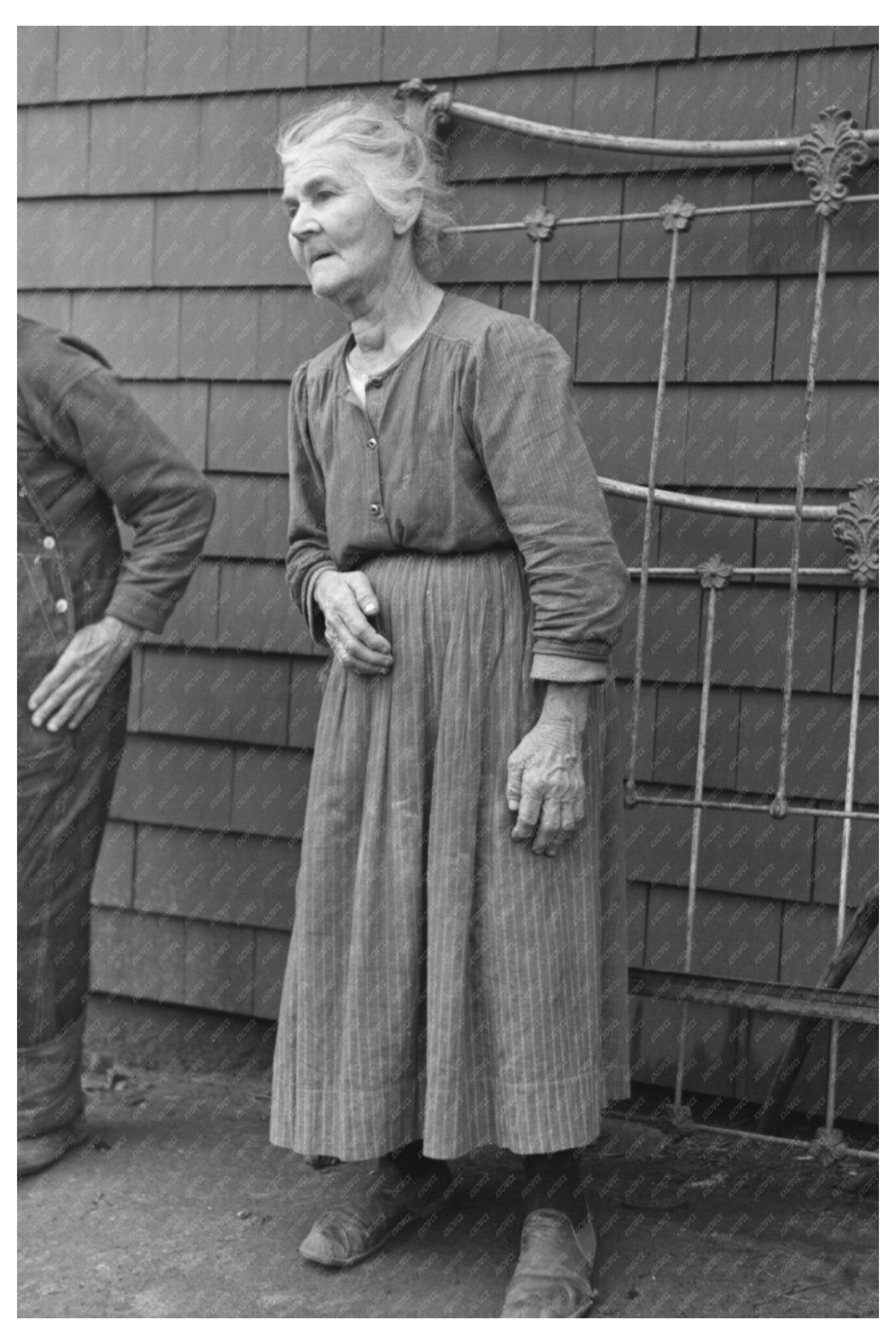 Vintage 1936 Photo of Iowa Homesteaders Wife