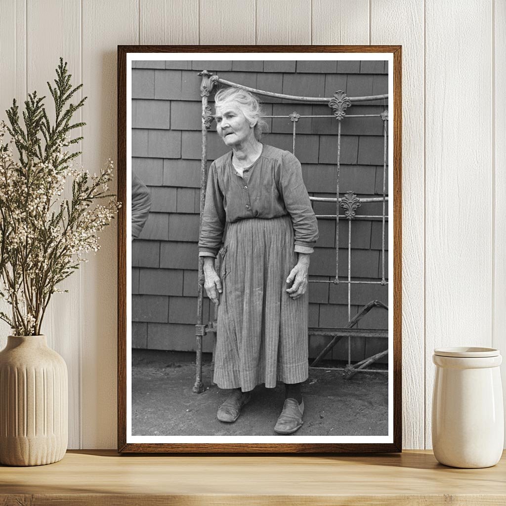 Vintage Image of Mrs. Andrew Ostermeyer 1936 Iowa Homesteader