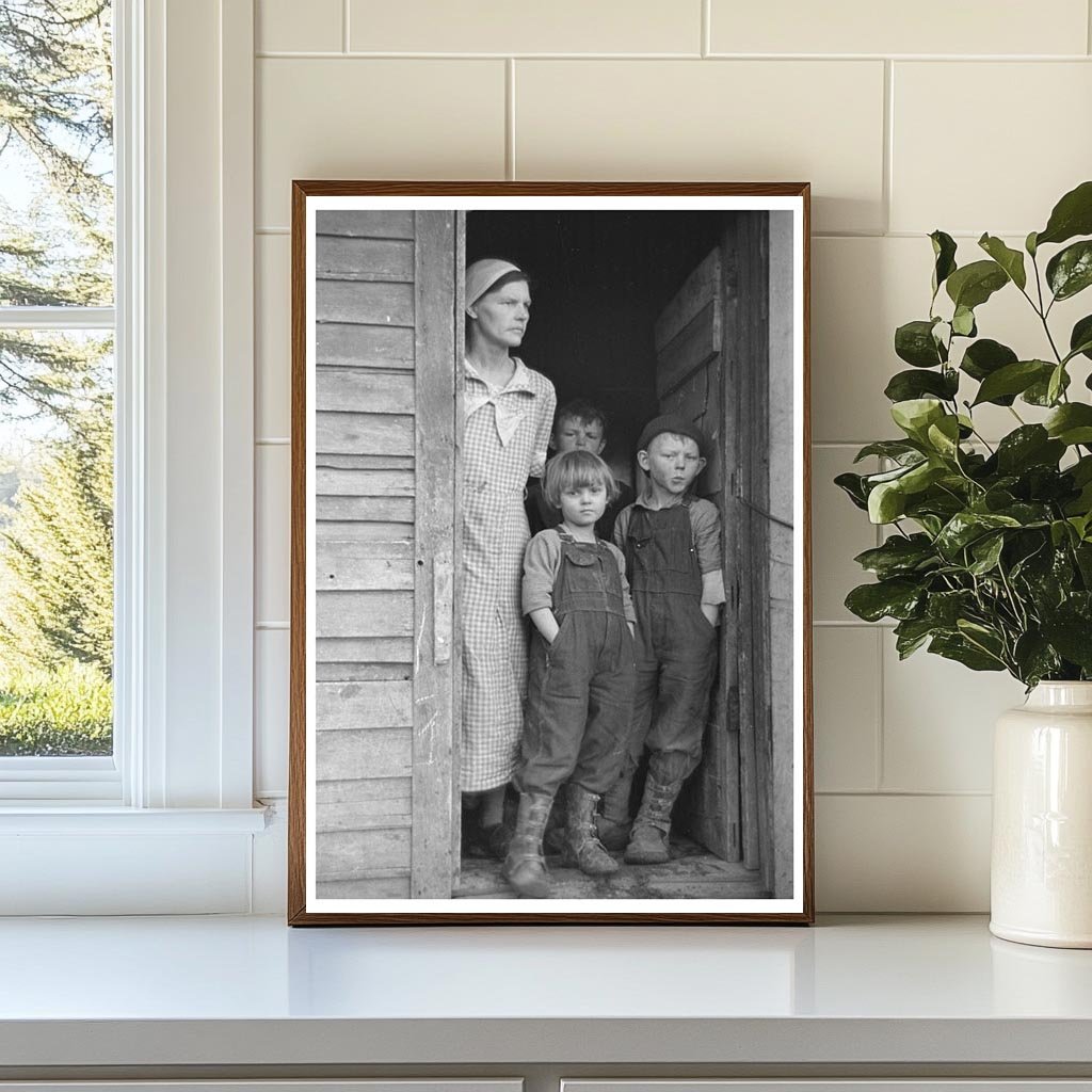 Mrs. Frank Moody and Children on Iowa Farm 1936