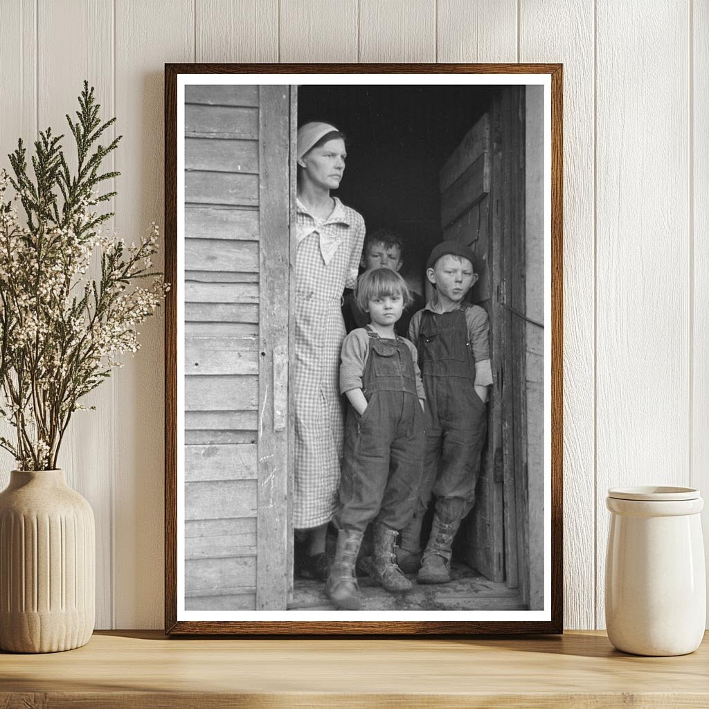 Mrs. Frank Moody and Children on Iowa Farm 1936