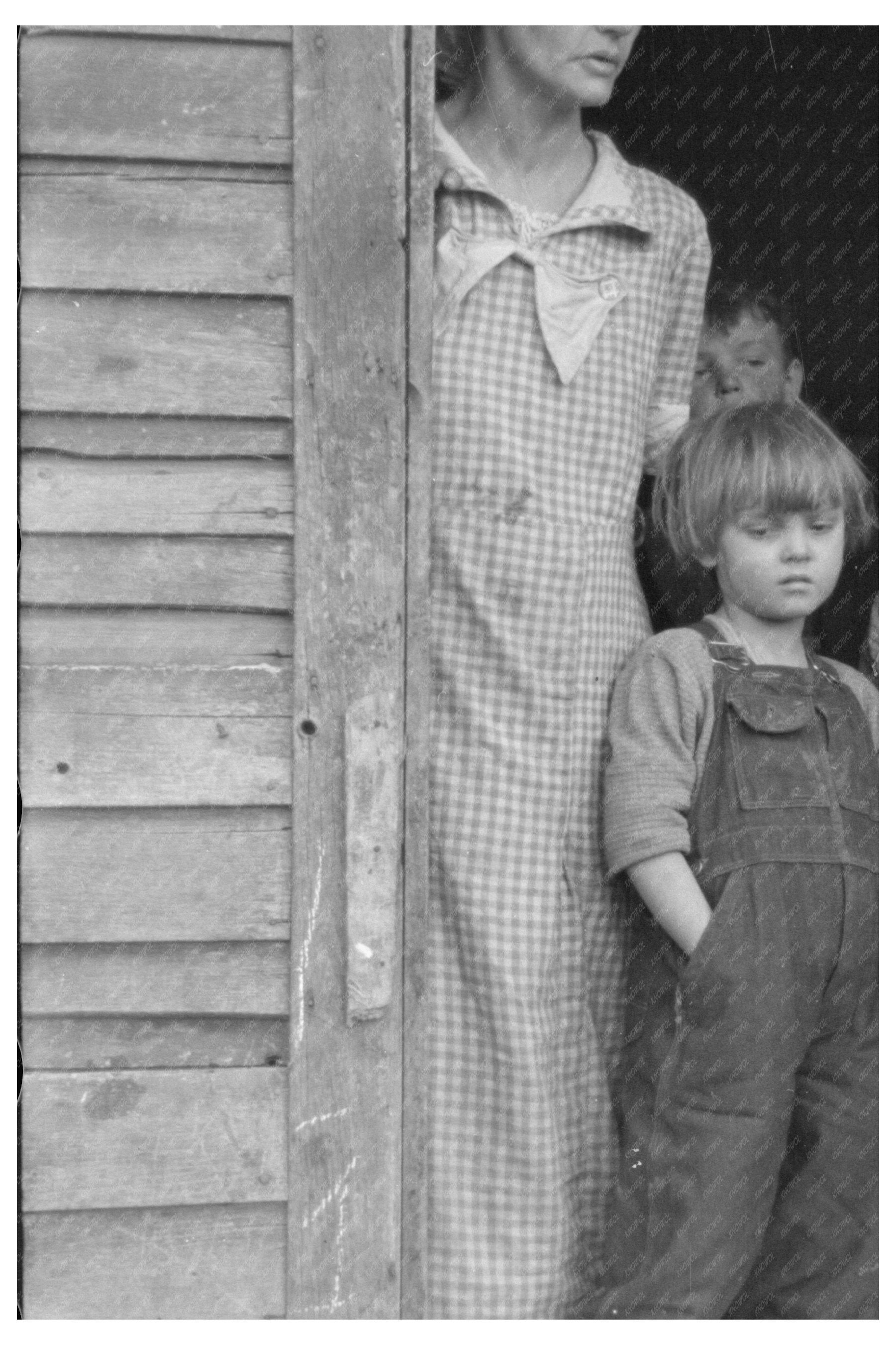 Mrs. Frank Moody with Children on Iowa Farm 1936