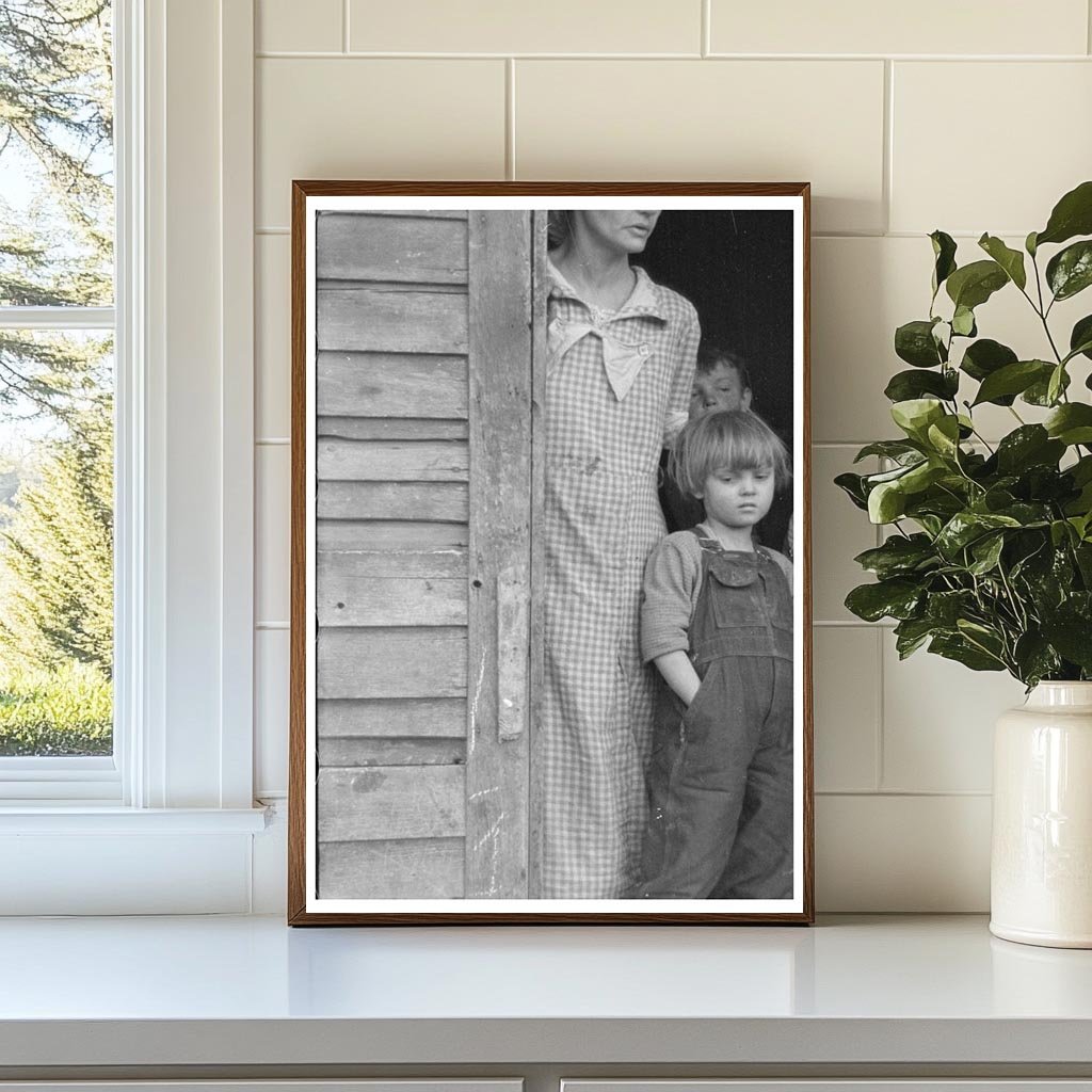 Mrs. Frank Moody with Children on Iowa Farm 1936