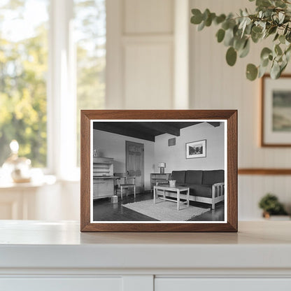 Mid-Century Living Room Model House Greendale 1937