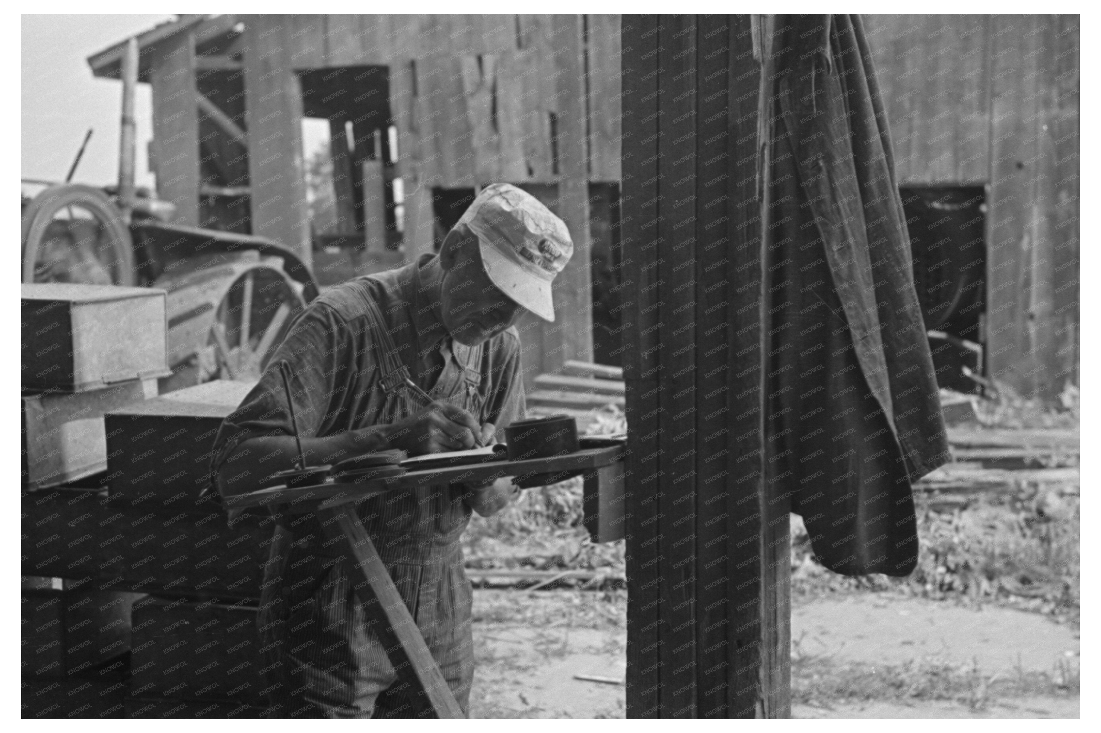 Workers at Pea Vinery Sun Prairie Wisconsin June 1937