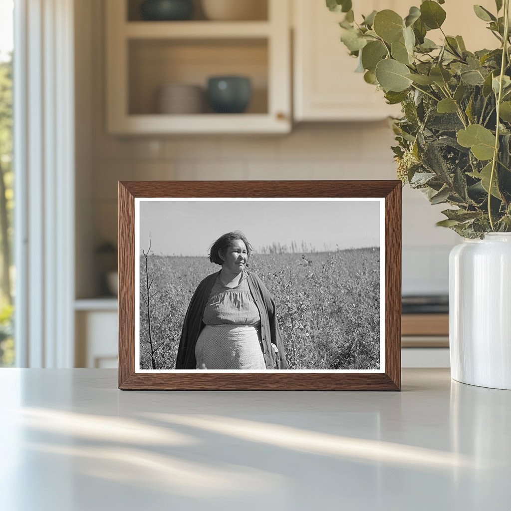 Indian Woman with Blueberry Pickers Little Fork 1937