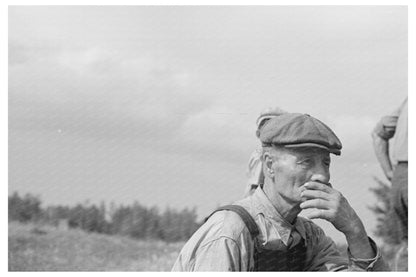 Farmer at S.W. Sparlins Auction Orth Minnesota 1937