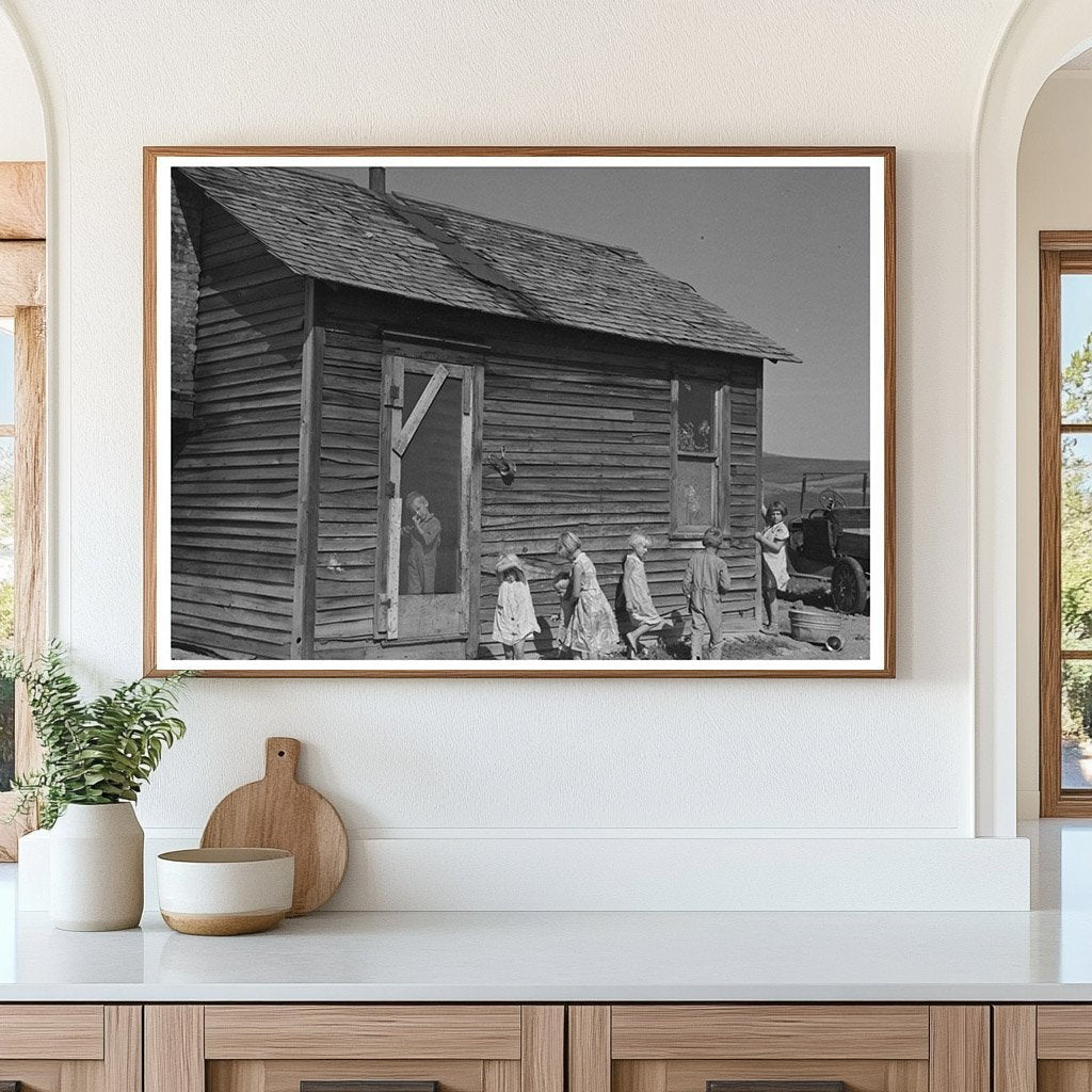 Children at Olaf Fugelberg Farmhouse North Dakota 1937