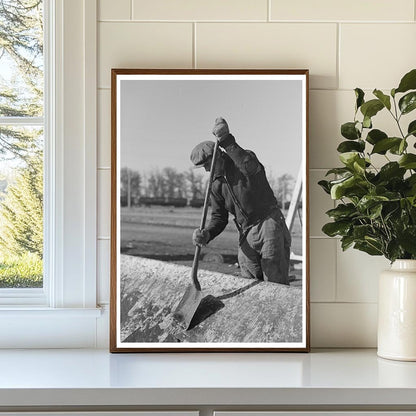 Sugar Beet Factory Worker in East Grand Forks 1937