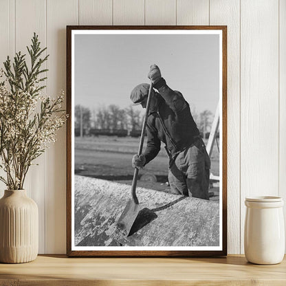 Sugar Beet Factory Worker in East Grand Forks 1937