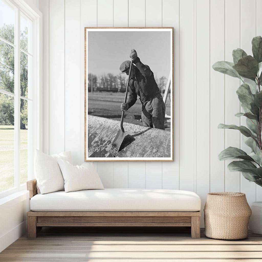 Sugar Beet Factory Worker in East Grand Forks 1937