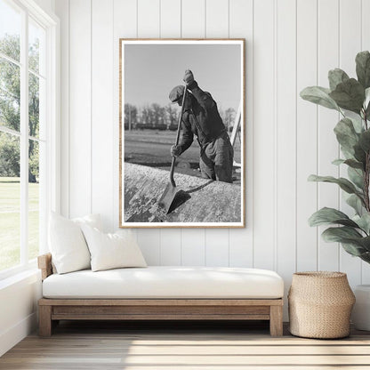 Sugar Beet Factory Worker in East Grand Forks 1937